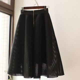 ザラ(ZARA)のパンチングフレアスカート(ひざ丈スカート)