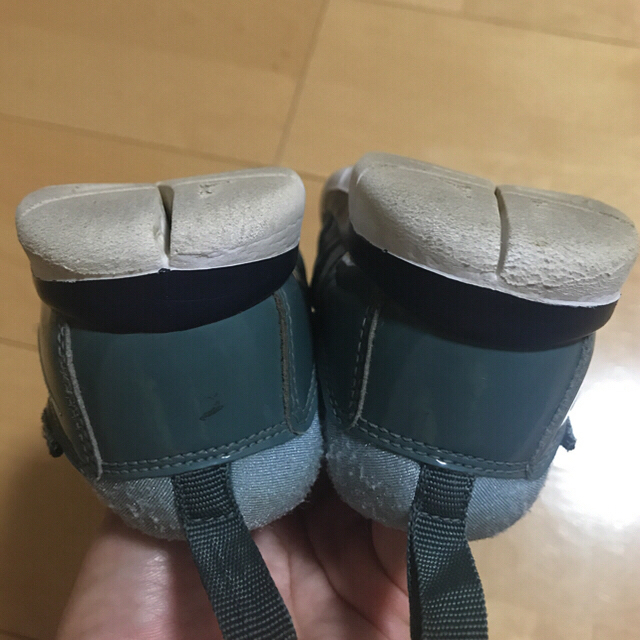 NIKE(ナイキ)のナイキ ダイナモ 15㎝ キッズ/ベビー/マタニティのキッズ靴/シューズ(15cm~)(スニーカー)の商品写真