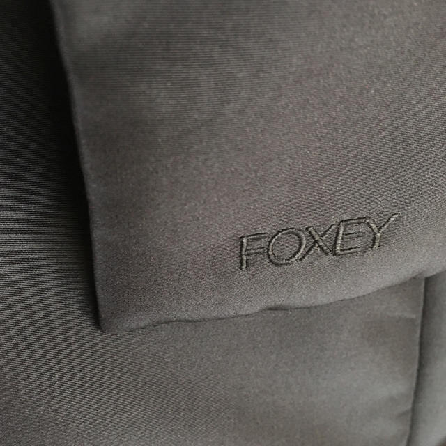FOXEY by ららこ's shop ｜フォクシーならラクマ - フォクシーの上質でとても可愛いファー付き中綿入りベストの通販 定番特価
