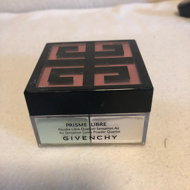 GIVENCHY(ジバンシィ)のジバンシィ  ルースパウダー コスメ/美容のベースメイク/化粧品(フェイスパウダー)の商品写真