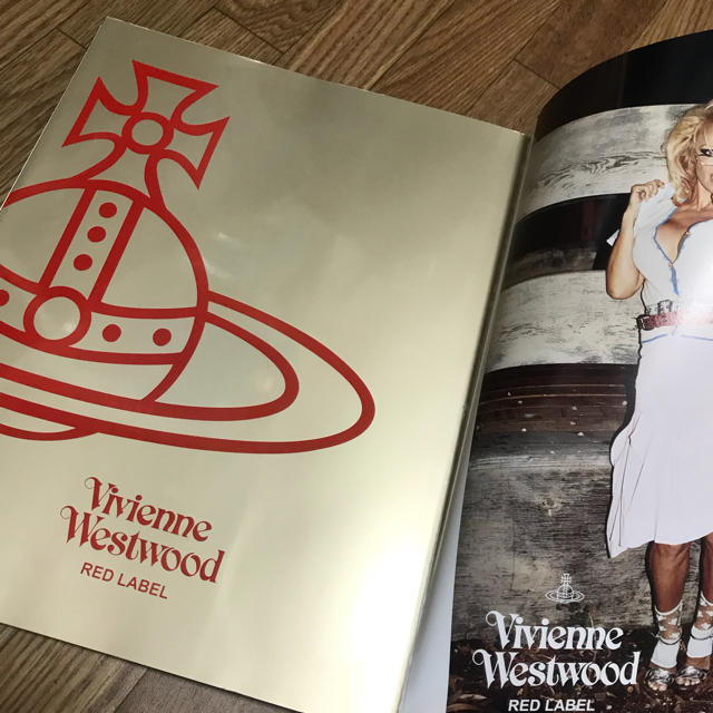 Vivienne Westwood(ヴィヴィアンウエストウッド)のムック本 エンタメ/ホビーの雑誌(ファッション)の商品写真
