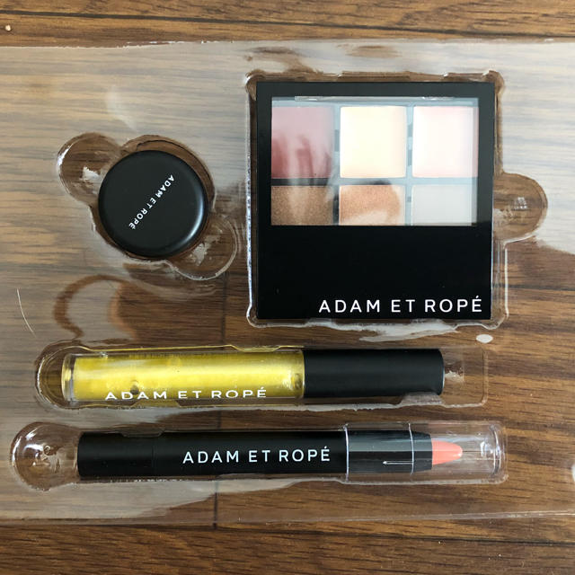 Adam et Rope'(アダムエロぺ)の新品 未使用 アダムエロペ コスメセット コスメ/美容のキット/セット(コフレ/メイクアップセット)の商品写真