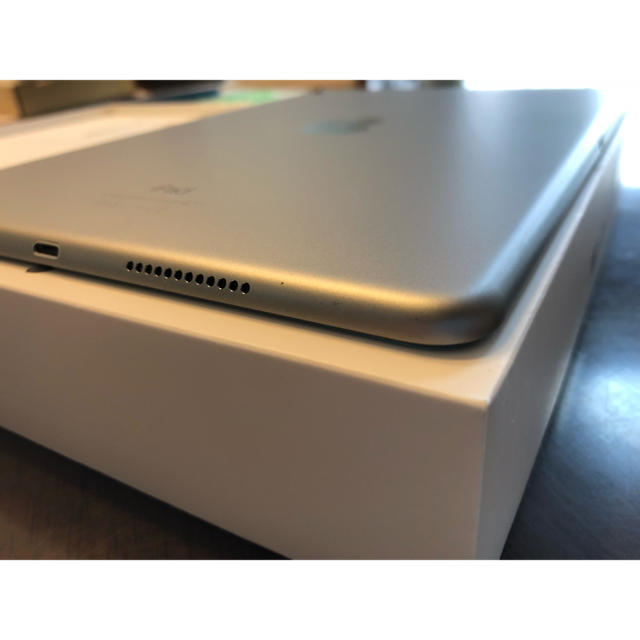 Apple(アップル)のApple iPad Pro 9.7 128GB WiFiモデル スマホ/家電/カメラのPC/タブレット(タブレット)の商品写真