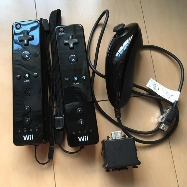 Wii(ウィー)のwii一式 エンタメ/ホビーのゲームソフト/ゲーム機本体(家庭用ゲーム機本体)の商品写真