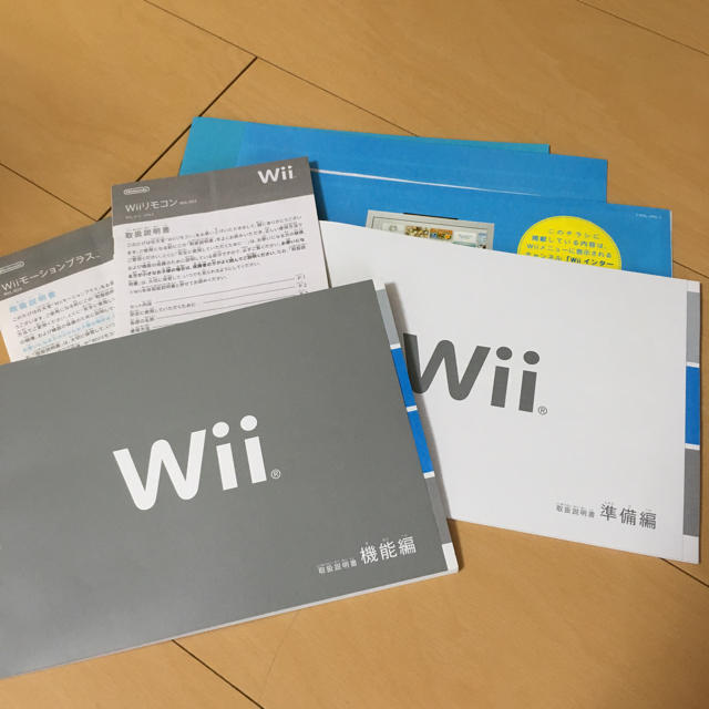 Wii(ウィー)のwii一式 エンタメ/ホビーのゲームソフト/ゲーム機本体(家庭用ゲーム機本体)の商品写真