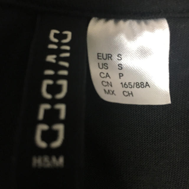 H&M(エイチアンドエム)のH&M Tシャツ レディースのトップス(Tシャツ(半袖/袖なし))の商品写真