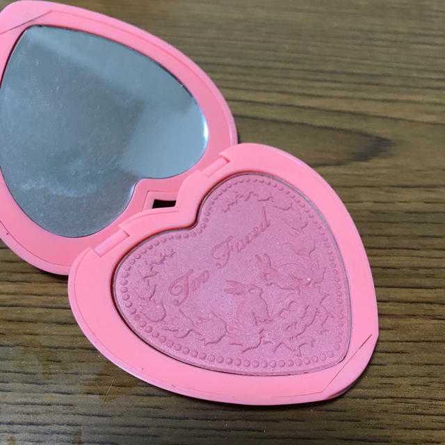 Too Faced(トゥフェイス)のToo Faced Love hangover チーク コスメ/美容のベースメイク/化粧品(チーク)の商品写真