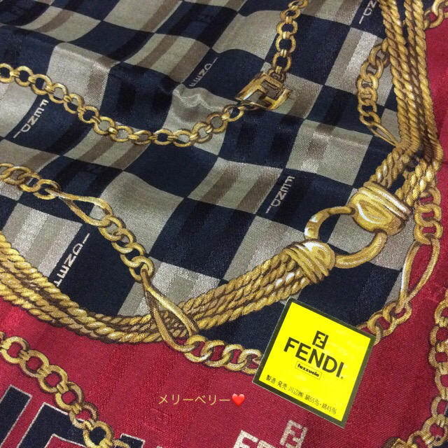 FENDI(フェンディ)の【新品】❤️フェンディ 大判ハンカチーフ シルク混❤︎ミニスカーフ レディースのファッション小物(ハンカチ)の商品写真