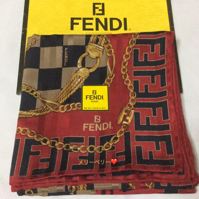 FENDI(フェンディ)の【新品】❤️フェンディ 大判ハンカチーフ シルク混❤︎ミニスカーフ レディースのファッション小物(ハンカチ)の商品写真