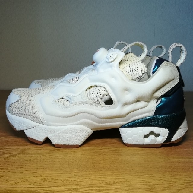 Reebok(リーボック)の新品 レア 限定モデル Reebok Pump Fury レディースの靴/シューズ(スニーカー)の商品写真