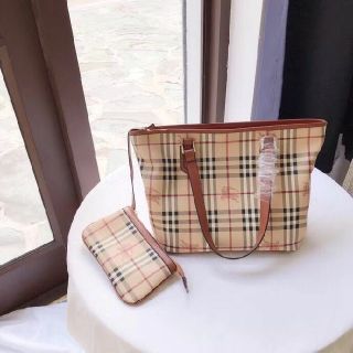 バーバリー(BURBERRY)のburberry　レーディス(トートバッグ)