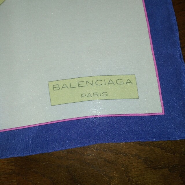 Balenciaga(バレンシアガ)の未使用☆スカーフ☆BALENCIAGA レディースのファッション小物(バンダナ/スカーフ)の商品写真