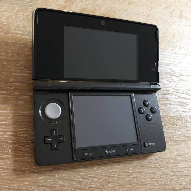 ニンテンドー3DS(ニンテンドー3DS)の任天堂 3DS ブラック エンタメ/ホビーのゲームソフト/ゲーム機本体(携帯用ゲーム機本体)の商品写真