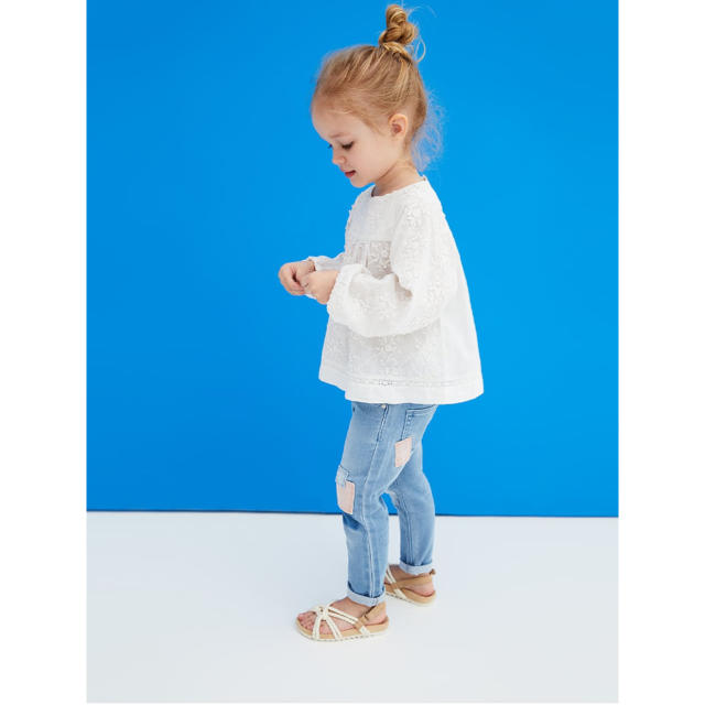 ZARA KIDS(ザラキッズ)のザラ シャツ ネクスト カーターズ ベビーギャップ プチバトー プティマイン キッズ/ベビー/マタニティのキッズ服女の子用(90cm~)(Tシャツ/カットソー)の商品写真