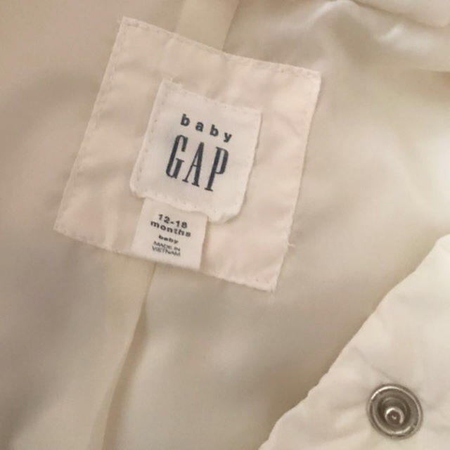 babyGAP(ベビーギャップ)のbaby gap ダウンベスト  キッズ/ベビー/マタニティのベビー服(~85cm)(ジャケット/コート)の商品写真