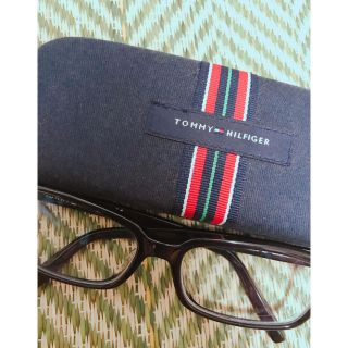 トミーヒルフィガー(TOMMY HILFIGER)のTOMMY 黒縁メガネ(サングラス/メガネ)