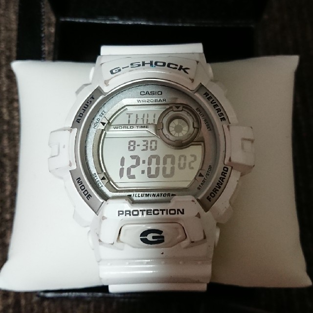 CASIO Ｇ-SHOCK ホワイト