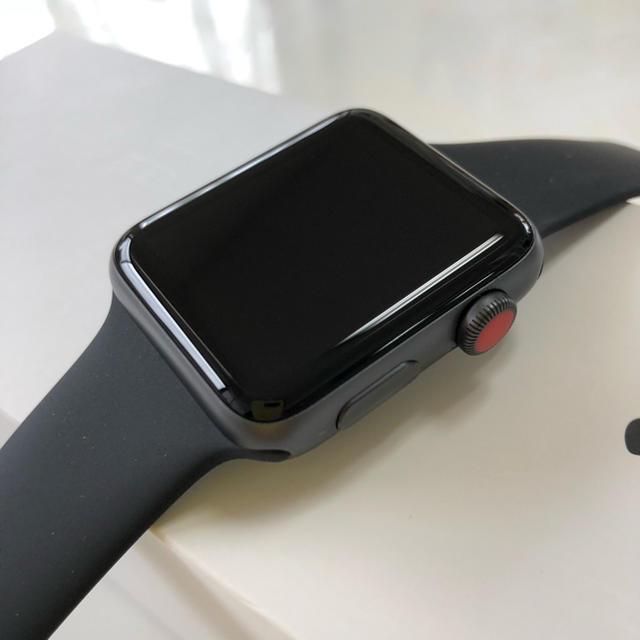 Apple Watch(アップルウォッチ)の美品 Apple Watch series3 セルラー版 42mm スマホ/家電/カメラのスマートフォン/携帯電話(その他)の商品写真