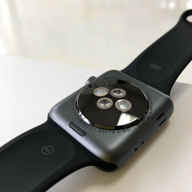 Apple Watch(アップルウォッチ)の美品 Apple Watch series3 セルラー版 42mm スマホ/家電/カメラのスマートフォン/携帯電話(その他)の商品写真