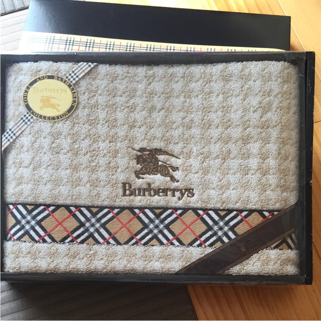 BURBERRY(バーバリー)の【新品】バーバリー バスタオル インテリア/住まい/日用品の日用品/生活雑貨/旅行(タオル/バス用品)の商品写真