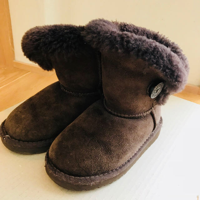 UGG(アグ)のUGG16cm キッズ/ベビー/マタニティのキッズ靴/シューズ(15cm~)(ブーツ)の商品写真