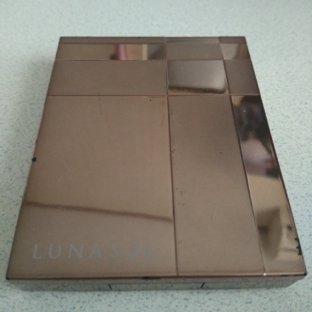 LUNASOL(ルナソル)のノーブルシェイドアイズ コスメ/美容のベースメイク/化粧品(アイシャドウ)の商品写真