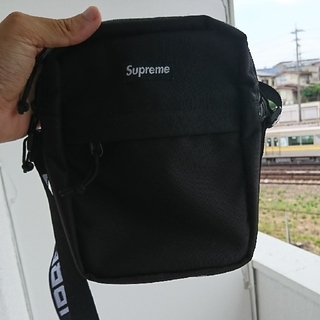 18ss supreme サコッシュ