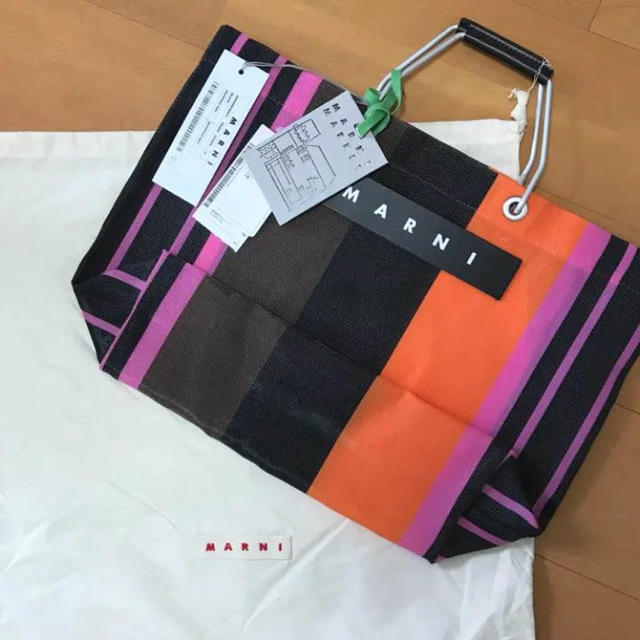 《MARNI》マルニフラワーカフェ ストライプバッグ ピンク