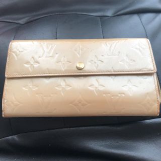 ルイヴィトン(LOUIS VUITTON)のLV♡ヴェルニ長財布(財布)