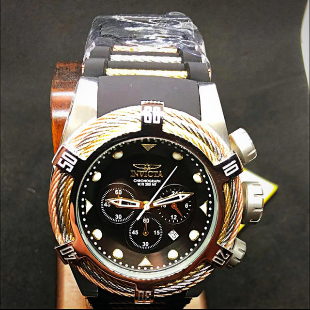 Invicta 正規品 Bolt Zeus Tri-Cable定価27万 Invicta 正規品 Bolt Zeus Tri-Cable定価27万