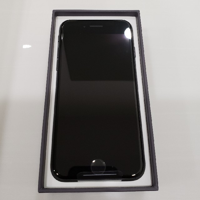 Apple(アップル)のiPhone8 スマホ/家電/カメラのスマートフォン/携帯電話(スマートフォン本体)の商品写真