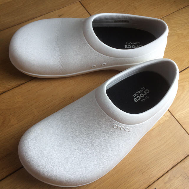crocs work slip on