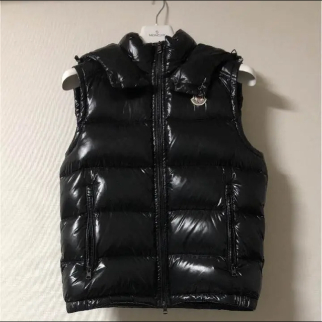 MONCLER(モンクレール)のMONCLER LACET GILET モンクレール ダウンベスト 美品 メンズのジャケット/アウター(ダウンベスト)の商品写真