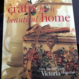 Crafts for a beautiful home(洋書)