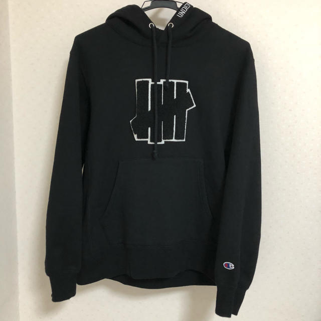 UNDEFEATED(アンディフィーテッド)のundefeated champion パーカー M メンズのトップス(パーカー)の商品写真