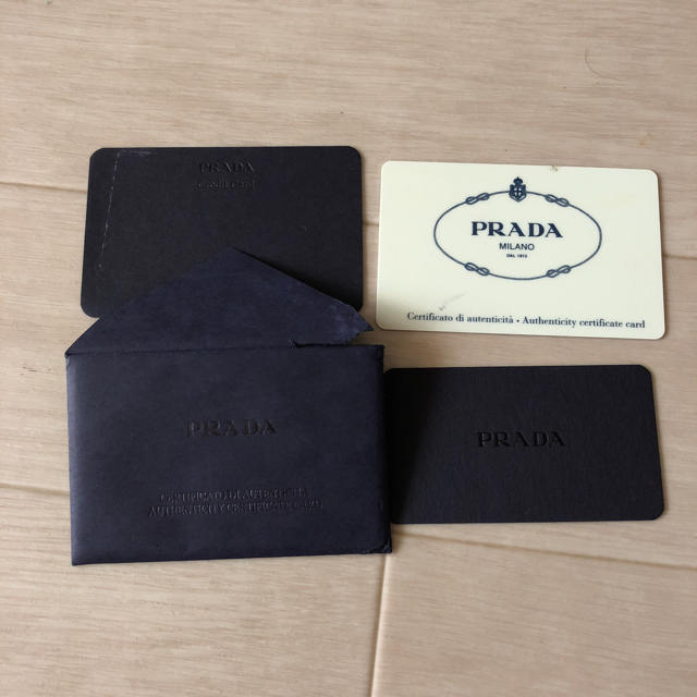 PRADA 財布