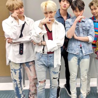 BTS テテ 着用 ダメージ デニムbts