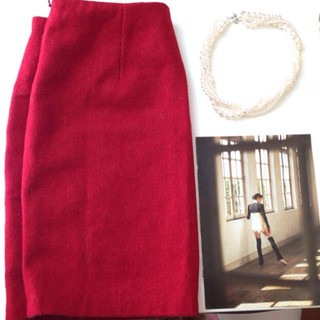 ディーホリック(dholic)の赤のタイトスカート(ミニスカート)