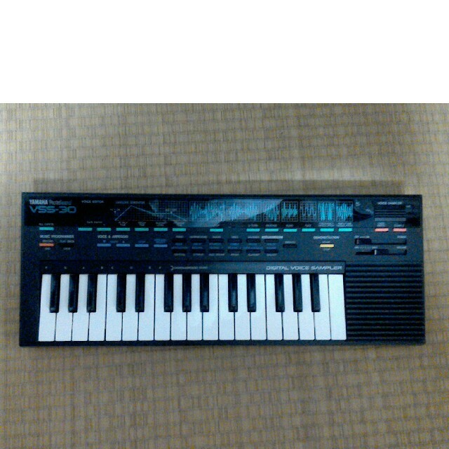 ヤマハ(ヤマハ)のYAMAHA  VSSｰ３０ 楽器の鍵盤楽器(キーボード/シンセサイザー)の商品写真