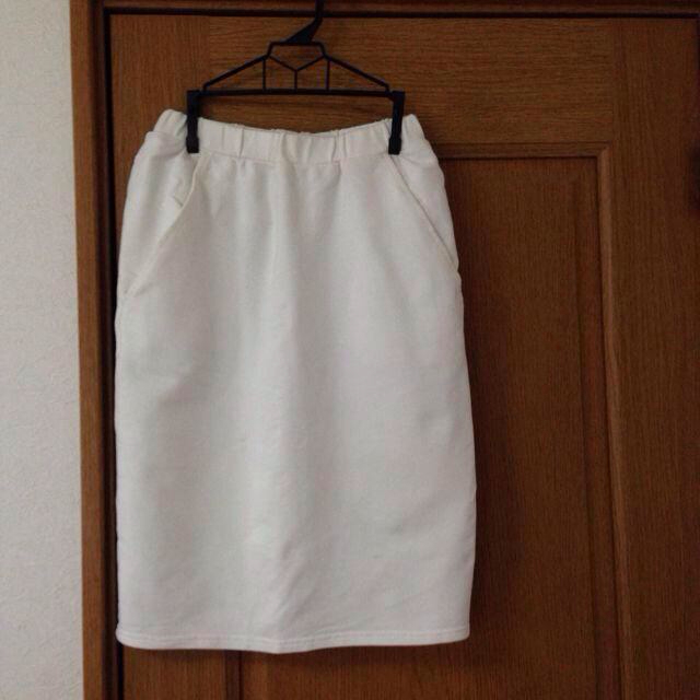 casiTA(カシータ)のホワイト タイトスカート レディースのスカート(ひざ丈スカート)の商品写真