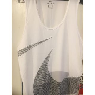 ナイキ(NIKE)のナイキ  ノースリーブ(タンクトップ)