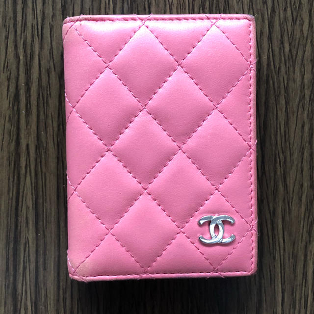 本日限定値下げ〕CHANEL 縦型カードケース 定期入れ ラムスキン×ピンク