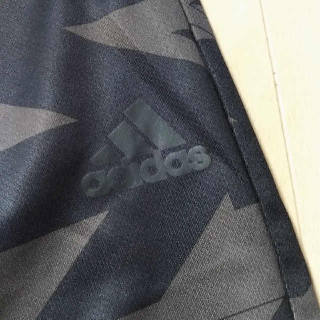 adidas(アディダス)の[即決価格]アディダス　ハーフパンツ　ADIDAS メンズのパンツ(ショートパンツ)の商品写真