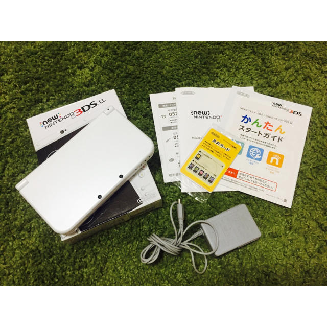 任天堂 NEW 3DS LL / PEARL WHITE