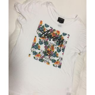 ステューシー(STUSSY)のSTUSSY 花柄 Ｔシャツ ストゥーシー (Tシャツ(半袖/袖なし))