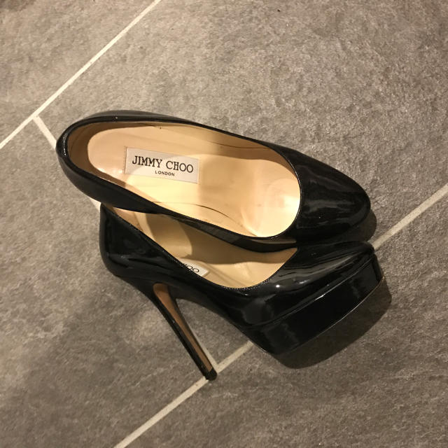 JIMMY CHOO(ジミーチュウ)のジミーチュウ パンプス パテント ハイヒール 35.5 レディースの靴/シューズ(ハイヒール/パンプス)の商品写真