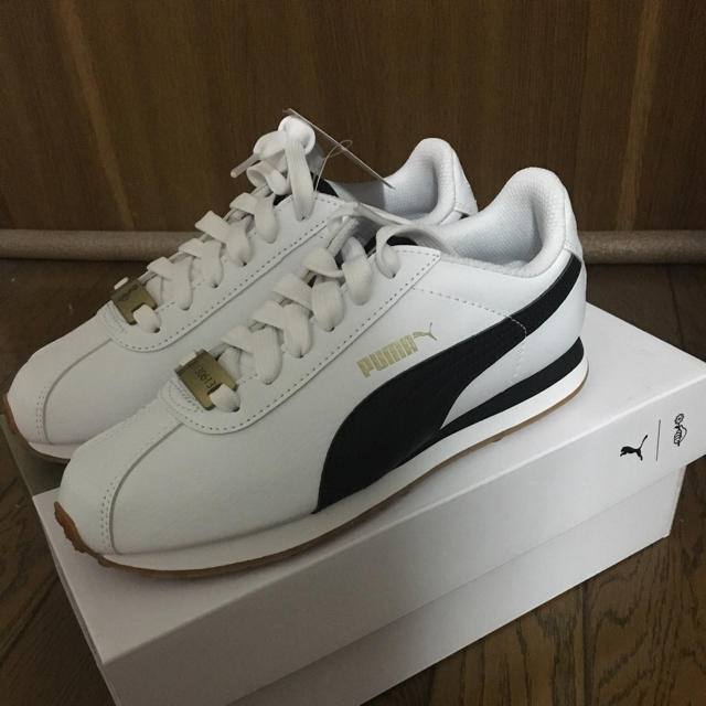 PUMA BTS コラボスニーカー