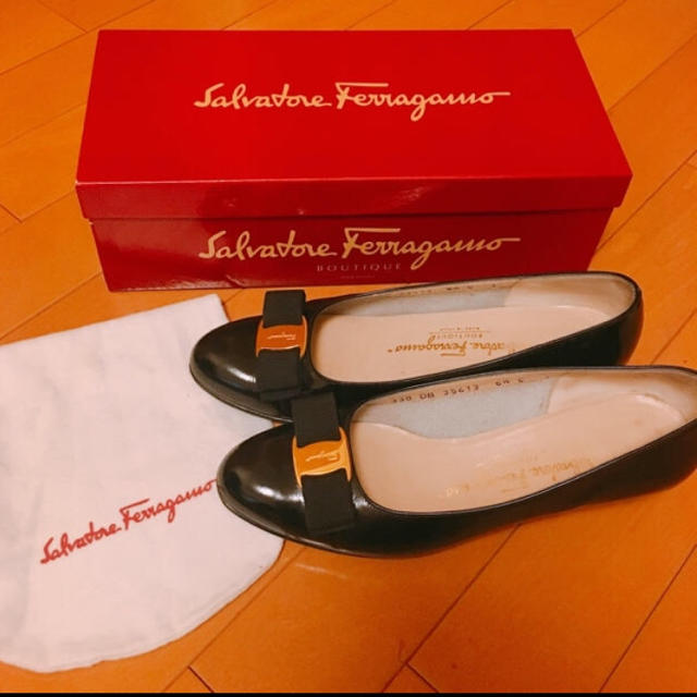 Salvatore Ferragamo 23.5 良品 箱付