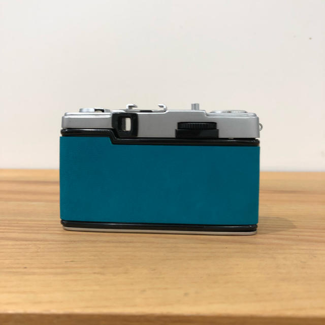 OLYMPUS(オリンパス)の【整備済・完動品】 OLYMPUS PEN EE-3 ターコイズブルー スマホ/家電/カメラのカメラ(フィルムカメラ)の商品写真