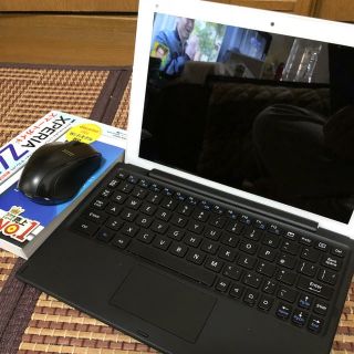 エクスペリア(Xperia)のXperiaz4タブレット＋純正キーボード等(スマートフォン本体)